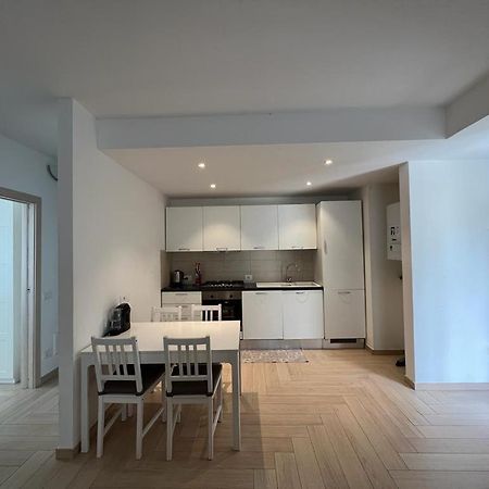 Apartamento Appartato A 5 Minuti Dal Mare Imperia Exterior foto